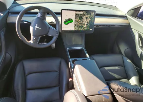 2022 Tesla Model Y z USA, uszkodzony, nr VIN 7SAYGDEF4NF324020